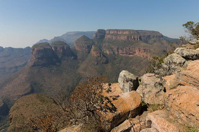 082 Zuid-Afrika, de drie rondavels.jpg